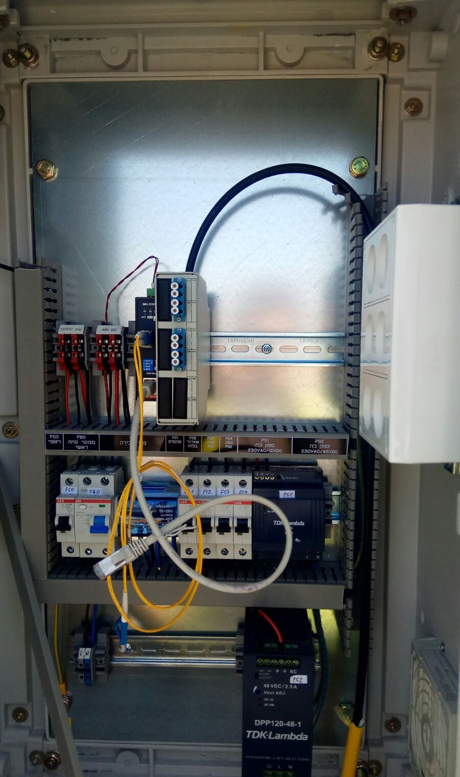 בניית ארונות תקשורת לתנאי חוץ